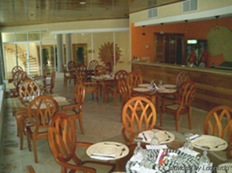 Hotel Vistamar Beachfront Resort & Conference Center Pochomil Restaurant billede